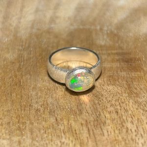 NWOT Natural Oval Shape Multi Fire Ethiopian Opal 925 Sterling Silver Ring